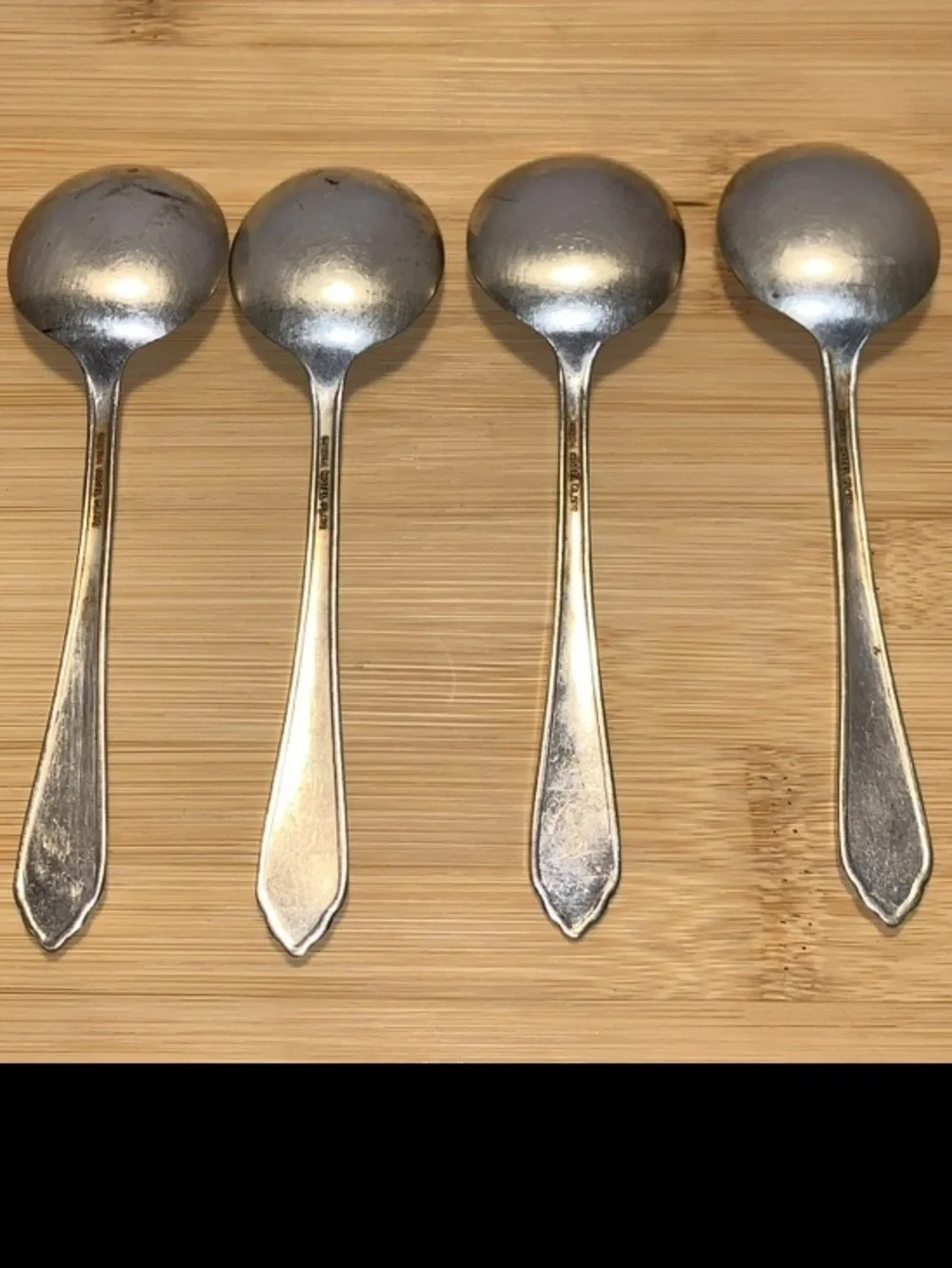 Oneida: Vintage Hotel Plate (4) Soup Spoons Silver Plated: One has a ding!